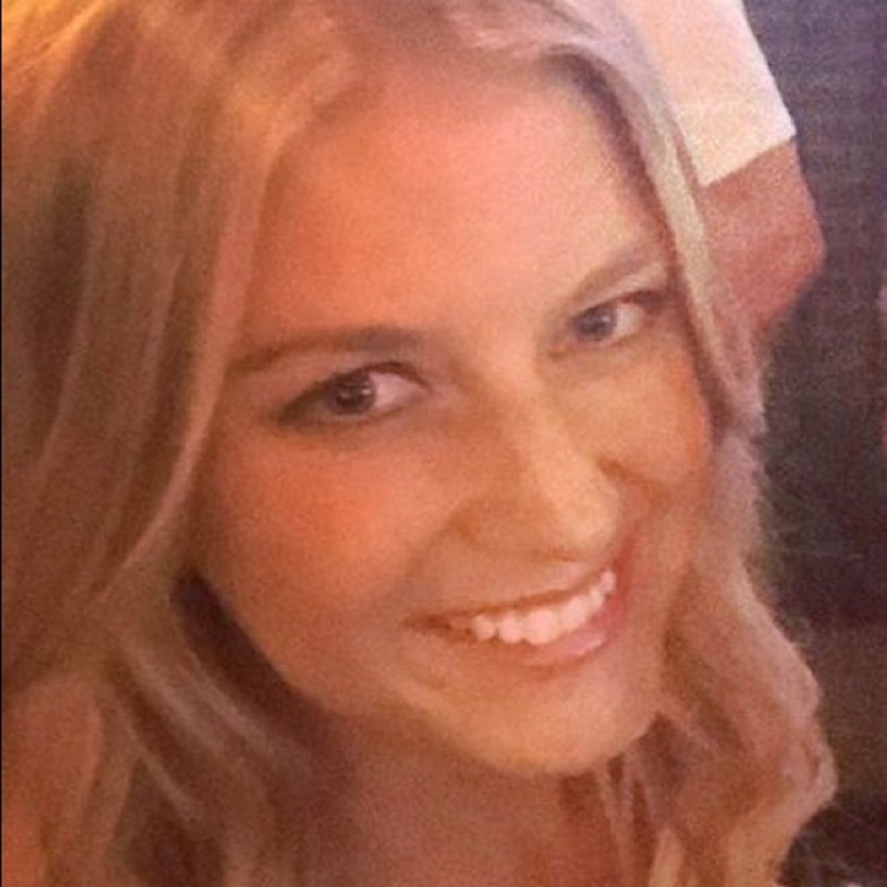 Meet your Posher, Lara